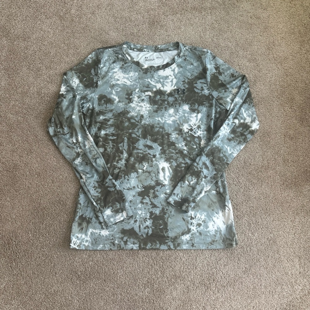 Under Armour Long Sleeve Athletic Tee in Green Tie-Dye
